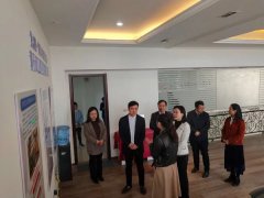 黃石市(shì)政府黨組成員(yuán)隆剛、市(shì)科技(jì)局局長(cháng)劉紅(hóng)霞一(yī)行莅臨指導企點創工(gōng)業(yè)互聯網