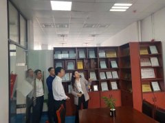 黃石市(shì)委常委、組織部長(cháng)廖進軍同志(zhì)一(yī)行莅臨調研企點創工(gōng)業(yè)互聯網創新發展